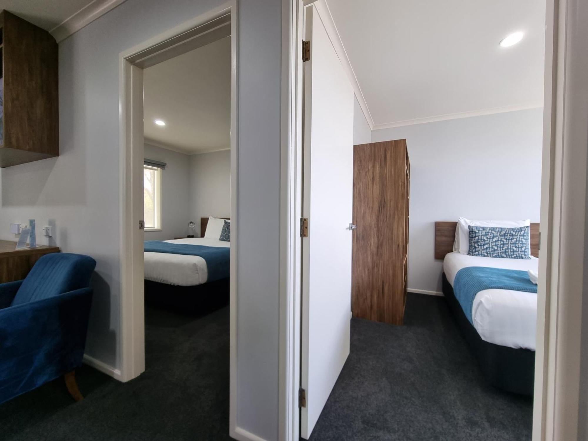 Antonio Mews Motel Стратфорд Екстериор снимка